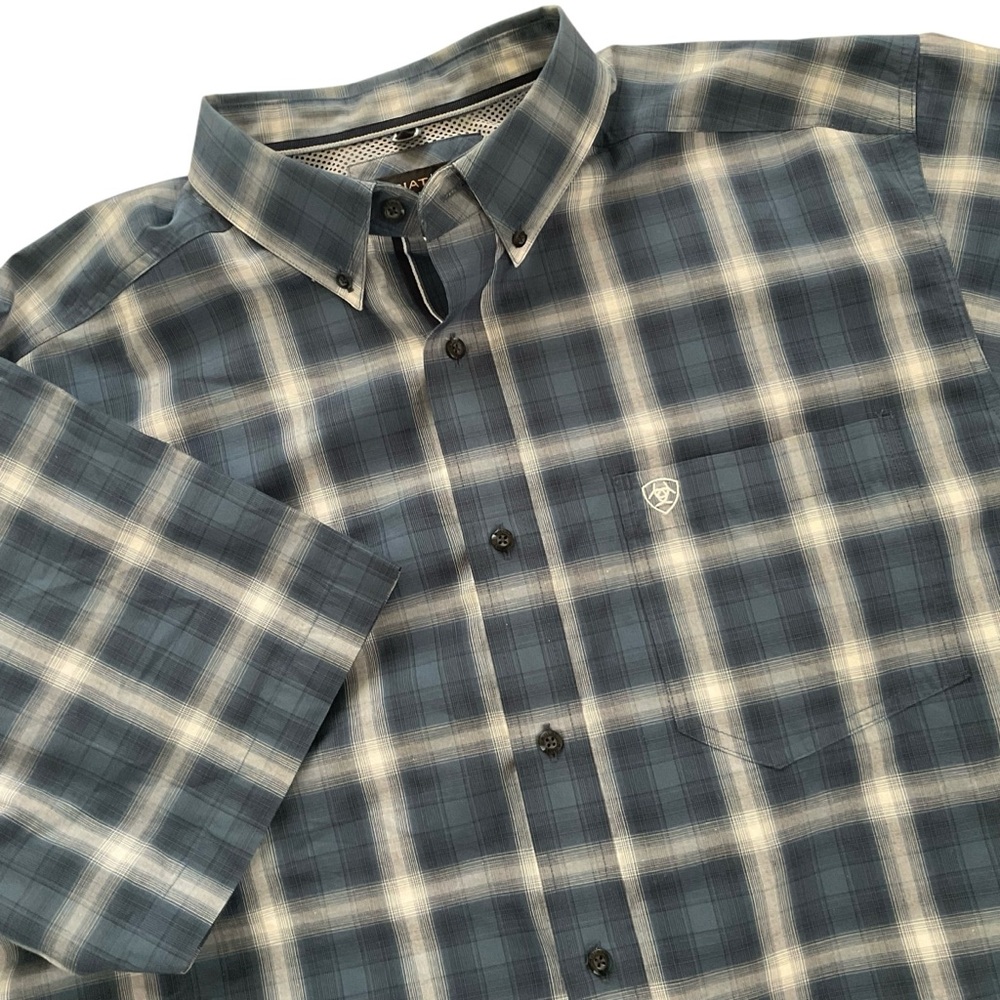 Ariat Pro Series Men’s XL Blue Plaid Short Sleeve Button Down Shirt